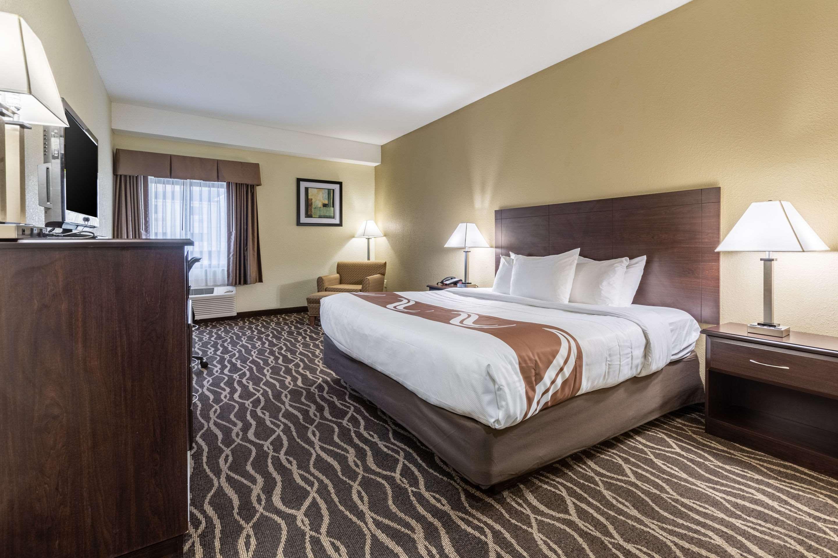 Quality Inn & Suites Southport Индианаполис Экстерьер фото