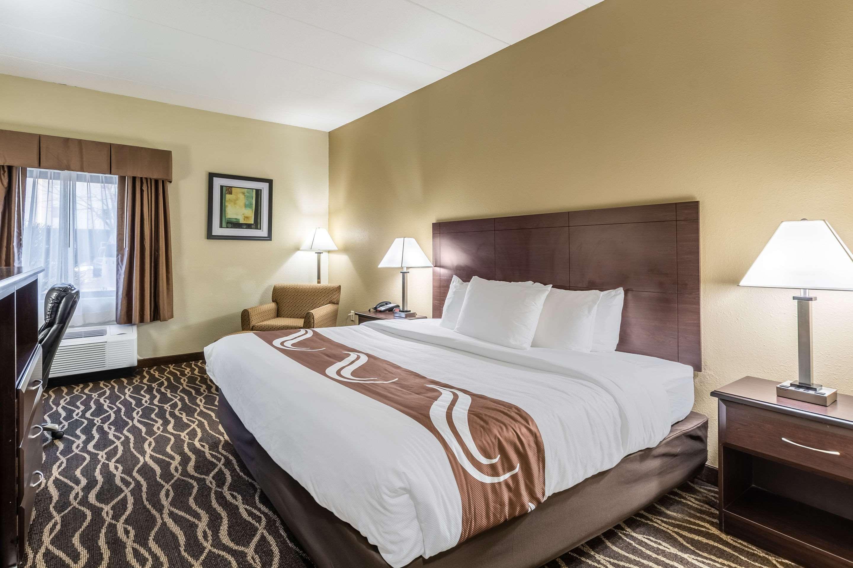 Quality Inn & Suites Southport Индианаполис Экстерьер фото