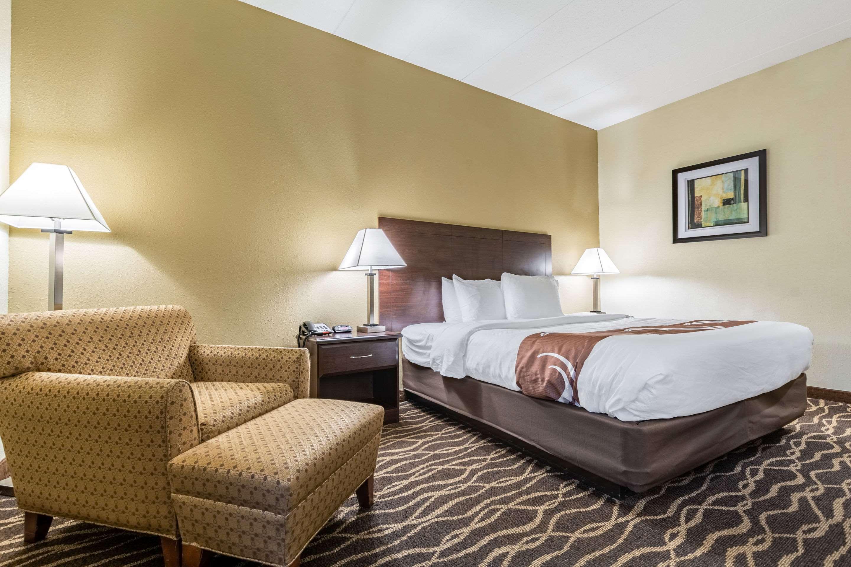 Quality Inn & Suites Southport Индианаполис Экстерьер фото