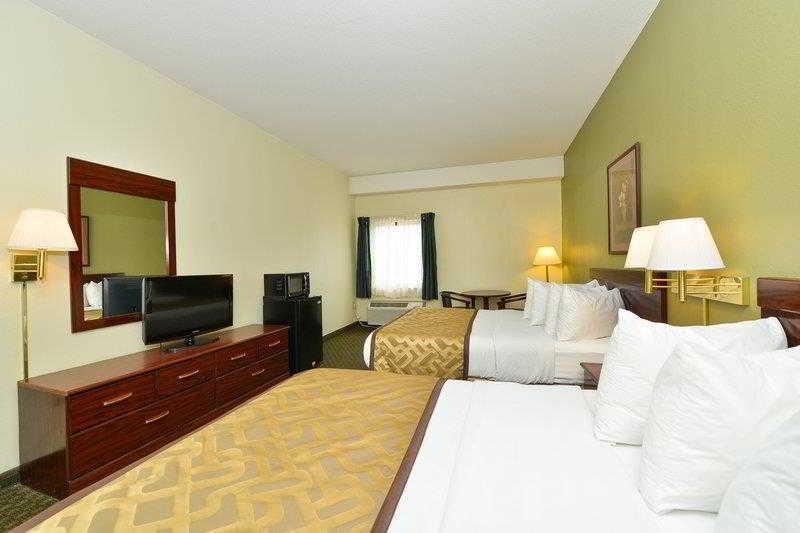 Quality Inn & Suites Southport Индианаполис Экстерьер фото