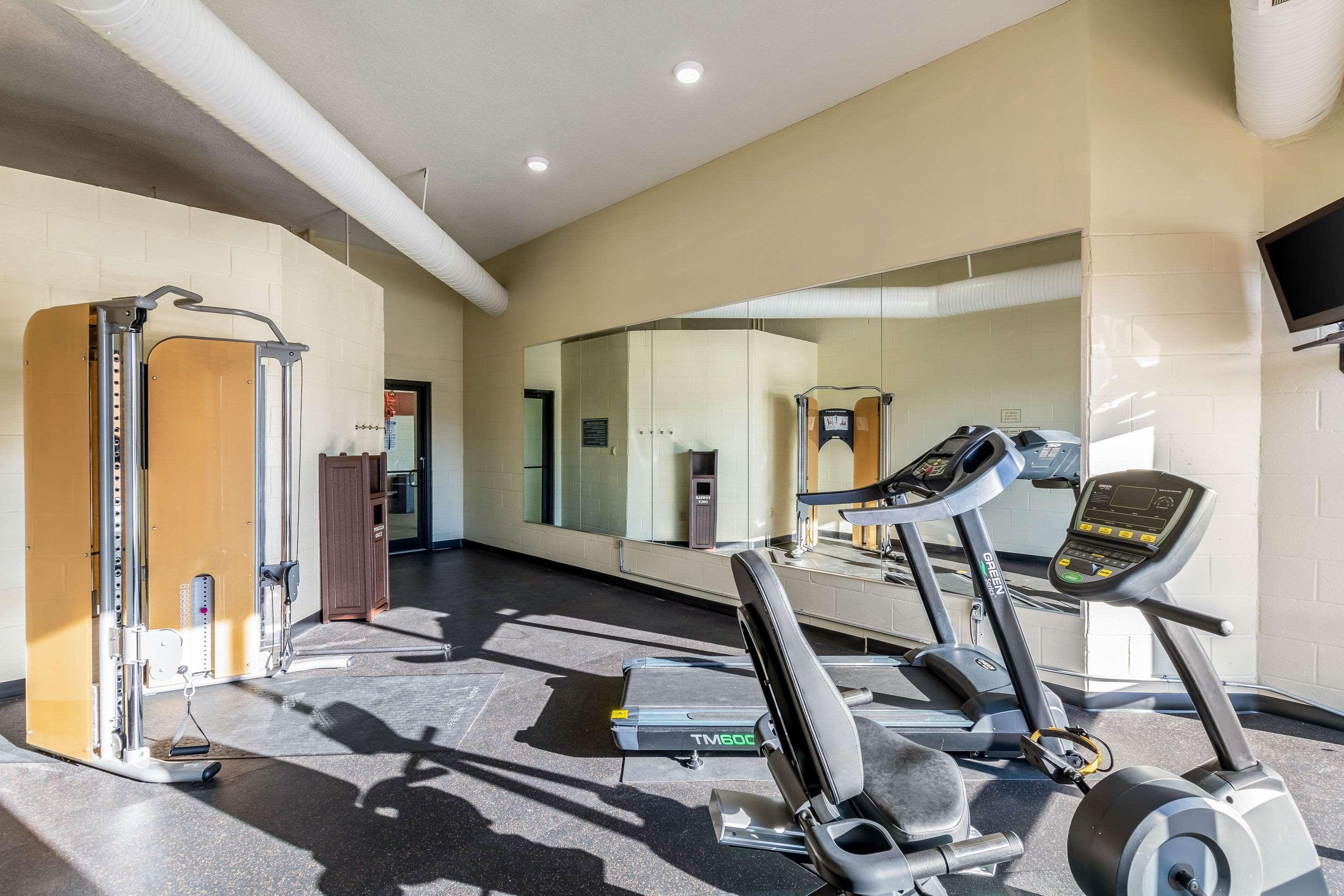Quality Inn & Suites Southport Индианаполис Экстерьер фото