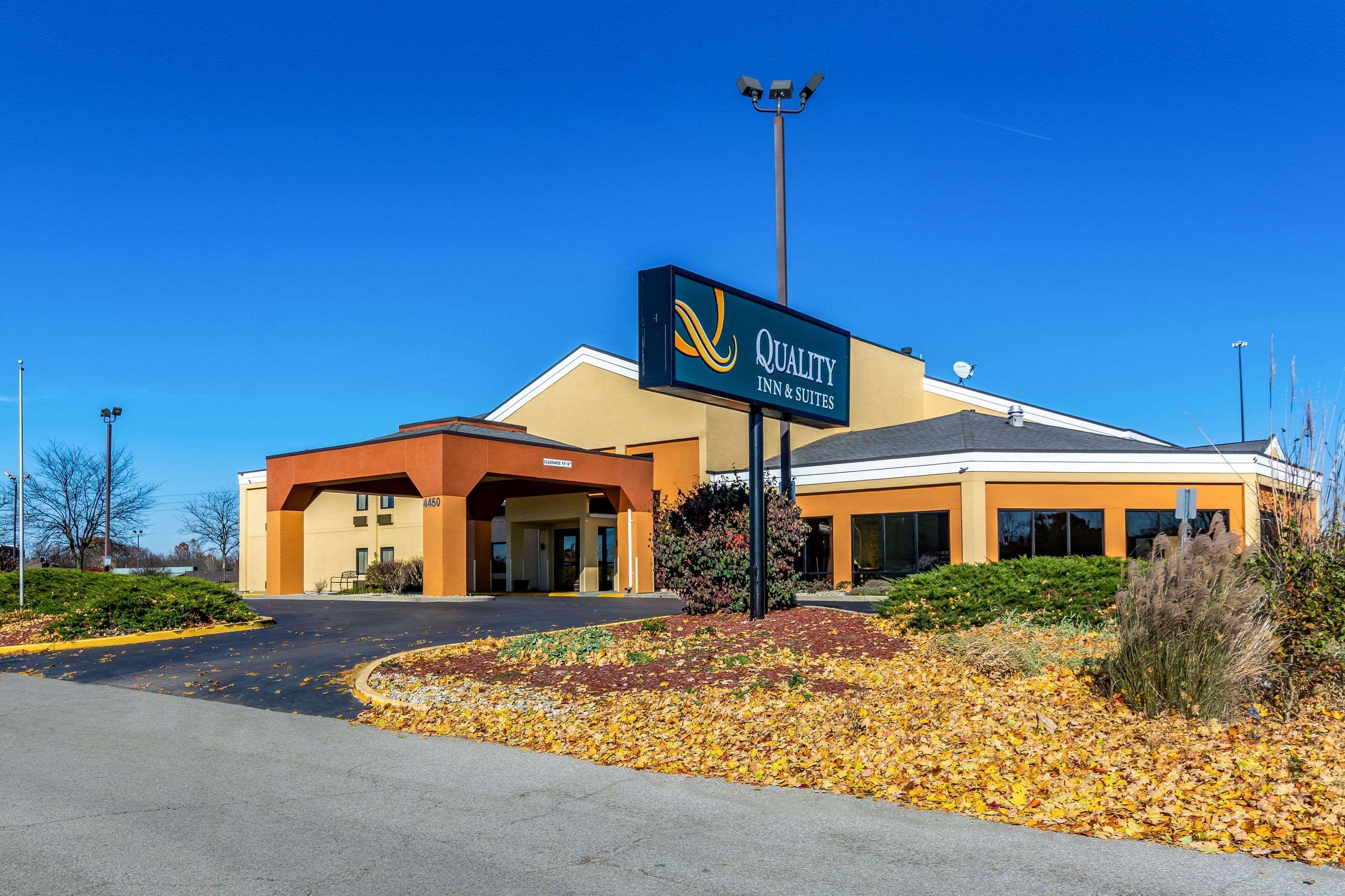 Quality Inn & Suites Southport Индианаполис Экстерьер фото