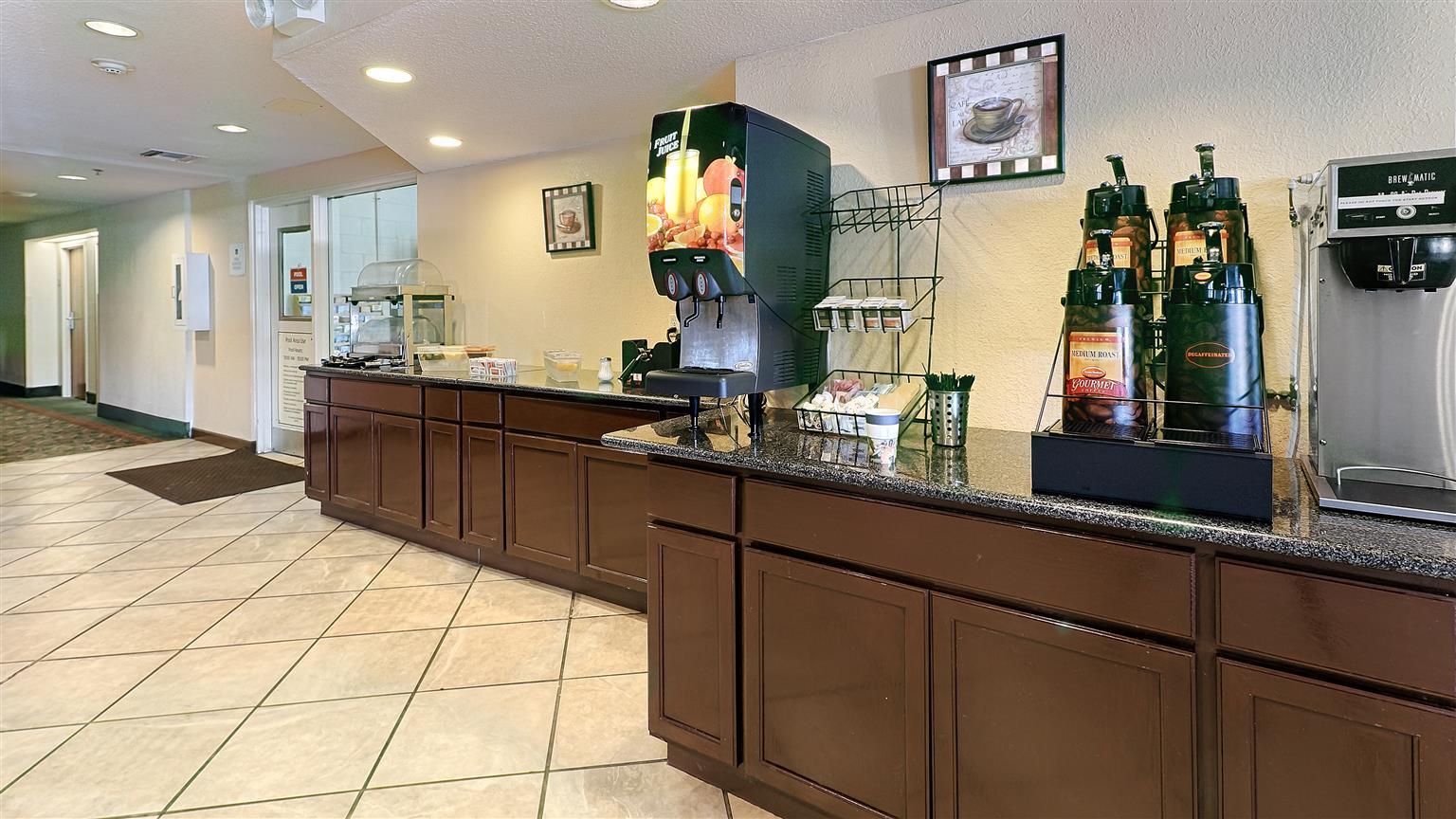 Quality Inn & Suites Southport Индианаполис Ресторан фото