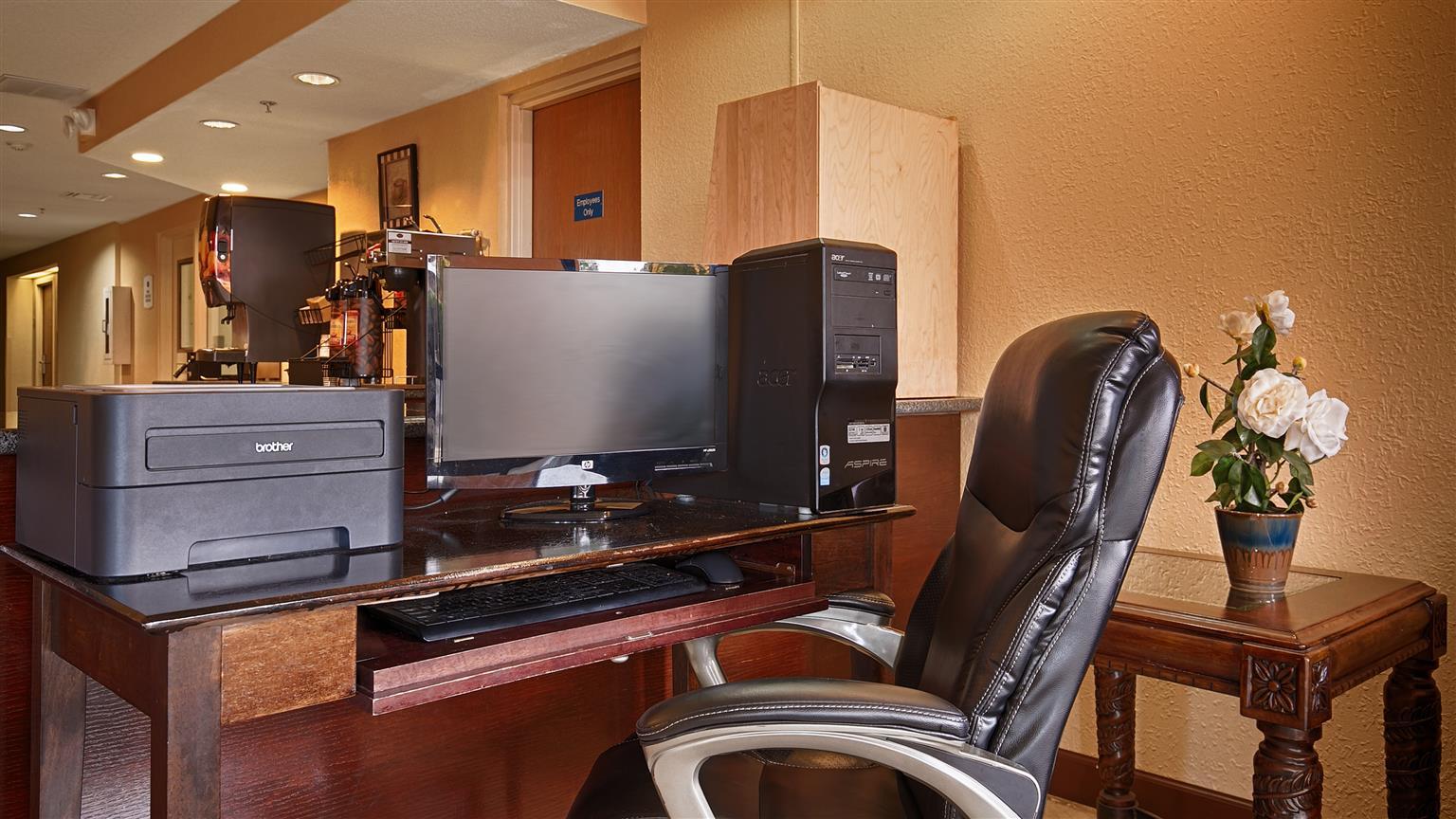 Quality Inn & Suites Southport Индианаполис Удобства фото